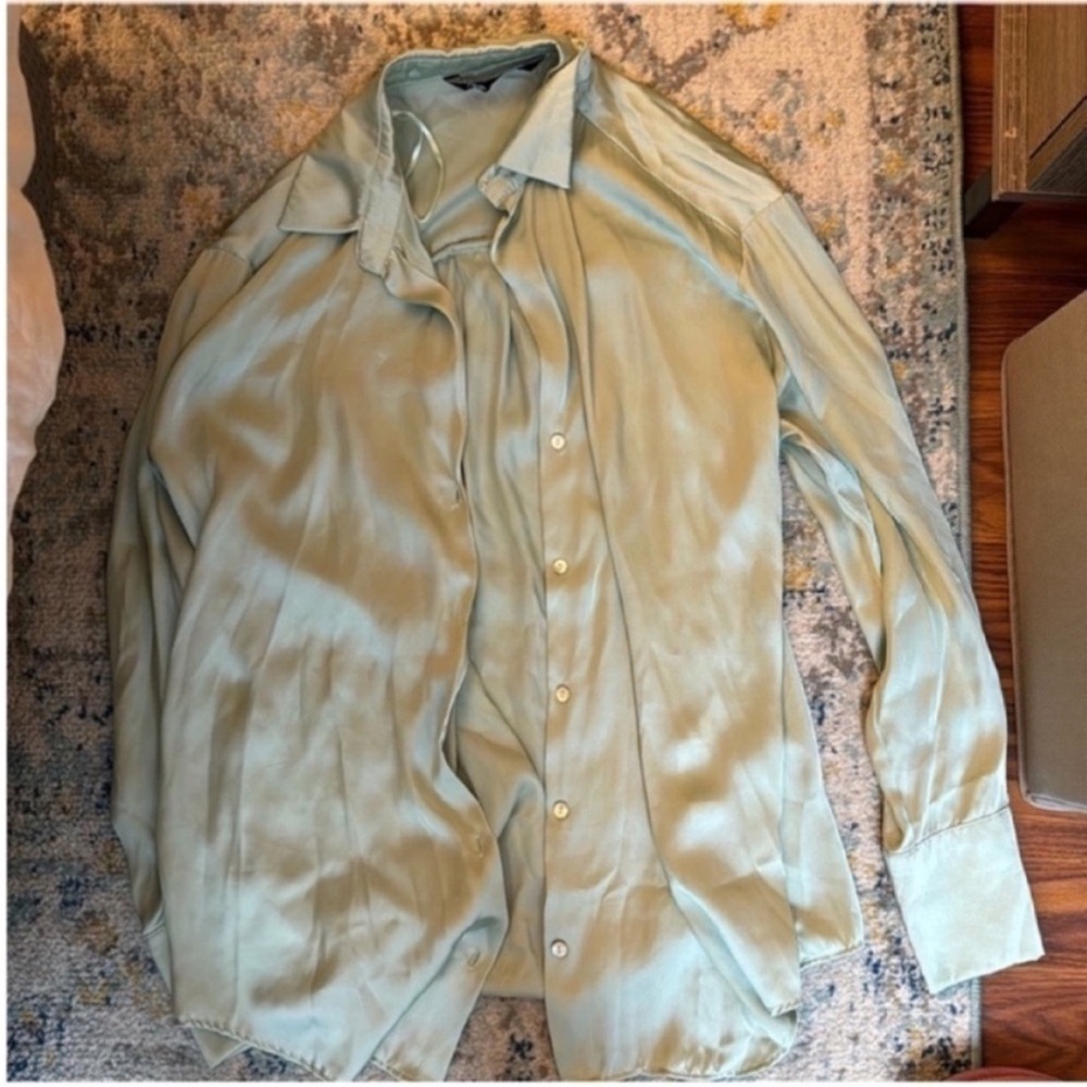 Zara satin effect button down in blue size M - Picture 2 of 2